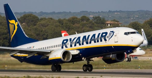 Самолет Ryanair